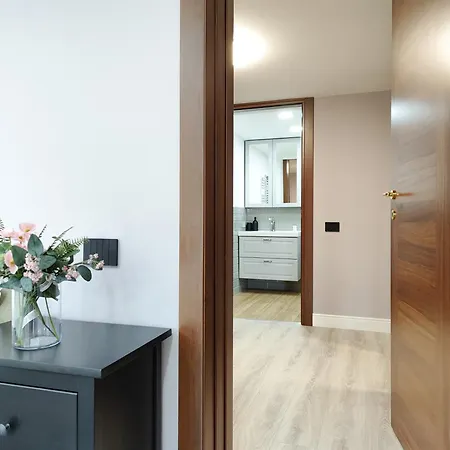 Joivy Sofia Wonderful 2-bed Flat With Views