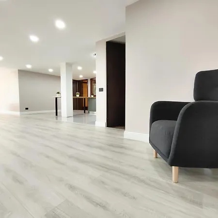 アパート Joivy Sofia Wonderful 2-bed Flat With Views コモ