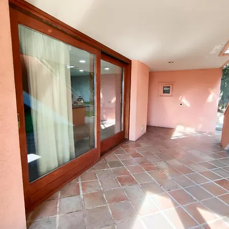 Joivy Sofia Wonderful 2-bed Flat With Views アパート
