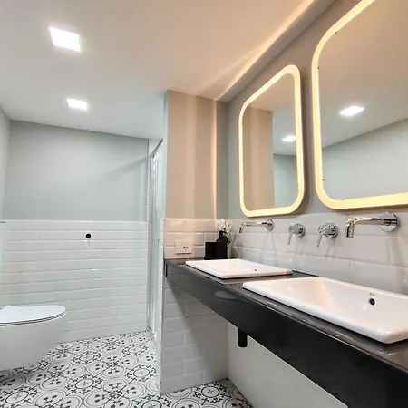 Apartamento Joivy Sofia Wonderful 2-bed Flat With Views Como